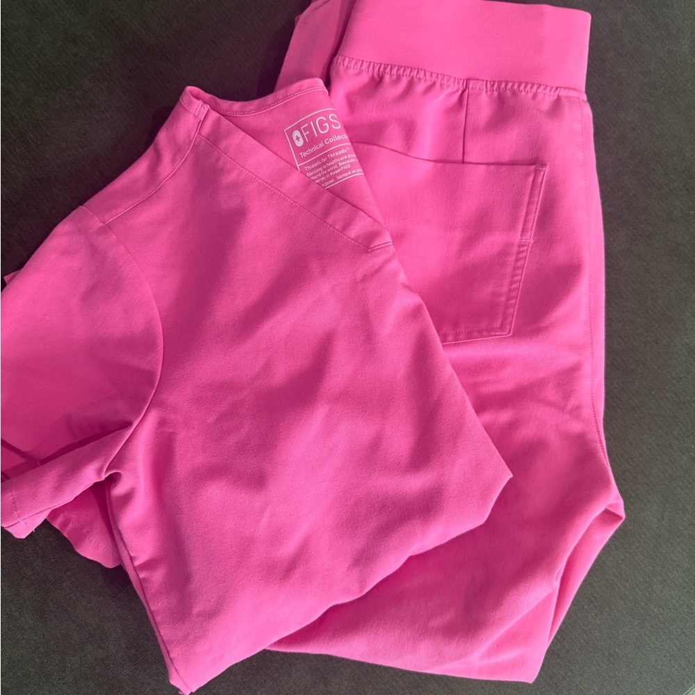 Figs Women's Small top and Small jogger scrubs bubblegum pink